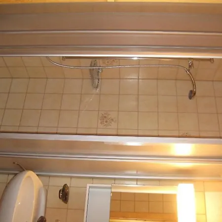 Inn Gasthaus Chrona Jenaz
