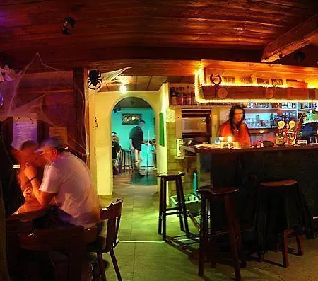 Gasthaus Chrona Inn Jenaz